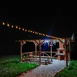Lambievi Kolibi Chaletu Khakhn'ovo