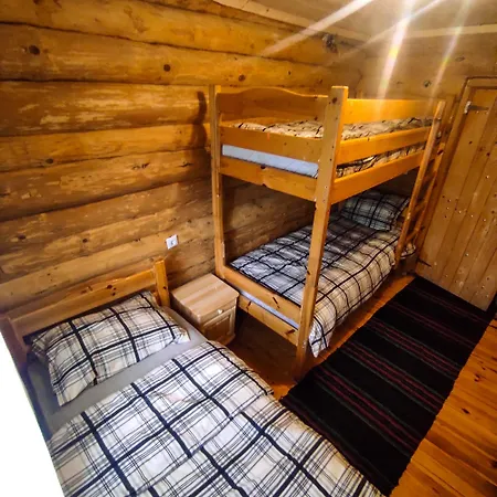 Шалета Lambievi Kolibi *