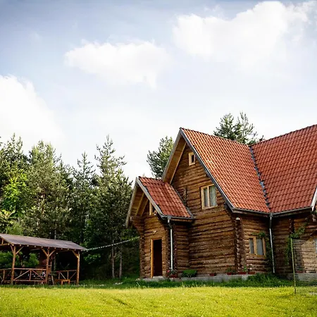Lambievi Kolibi Chalet Khakhn'ovo