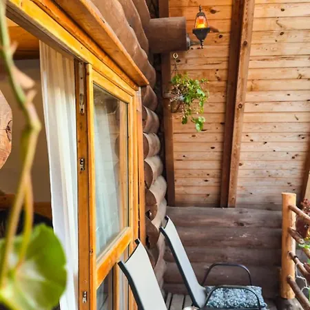 Chaletu Lambievi Kolibi Khakhn'ovo