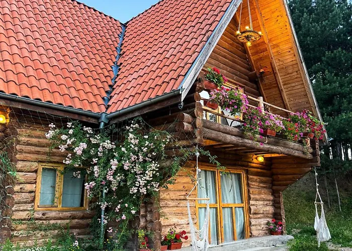 Alpehytte Lambievi Kolibi Khakhn'ovo